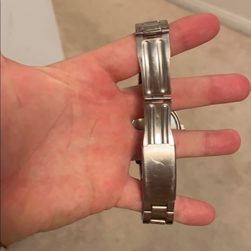 Watch - Picture 2 of 4